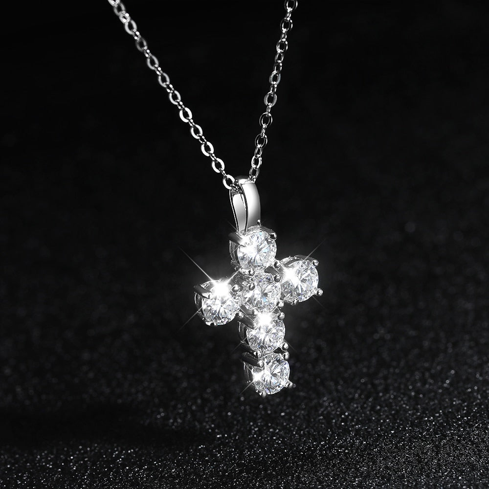 Colar Crucifixo Moissanite em Prata banhada a ouro 18K - Loratta 